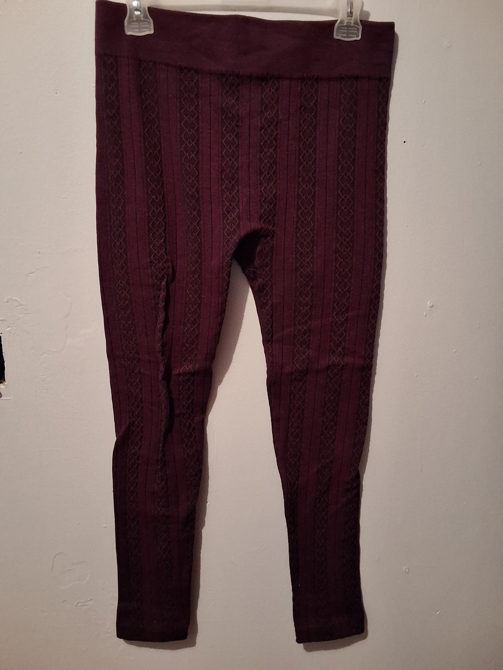 Time and Tru Burgundy Cable Knit Leggings